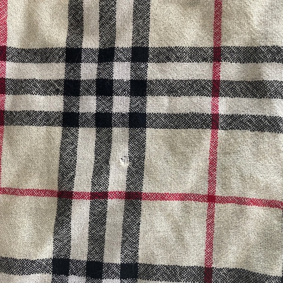 Burberry 100 % pashmina shawl scarf Made in London - Picture 6 of 6